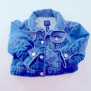 Gap baby jean jacket Size 6-12 months EUC